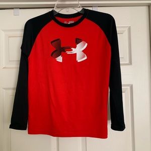 Long sleeved red & black under armor shirt